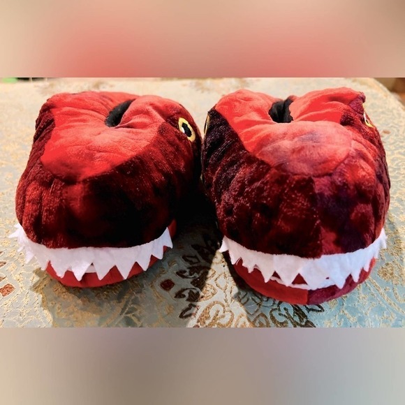 NWOT Dinosaur character toddler slippers 🦖 in size small - Picture 2 of 6